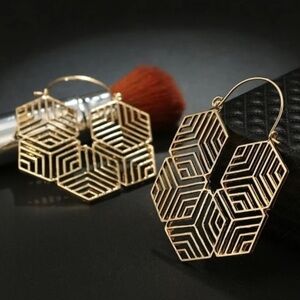 Gold Retro Geometric Cut-Out Disc Fashion Earrings